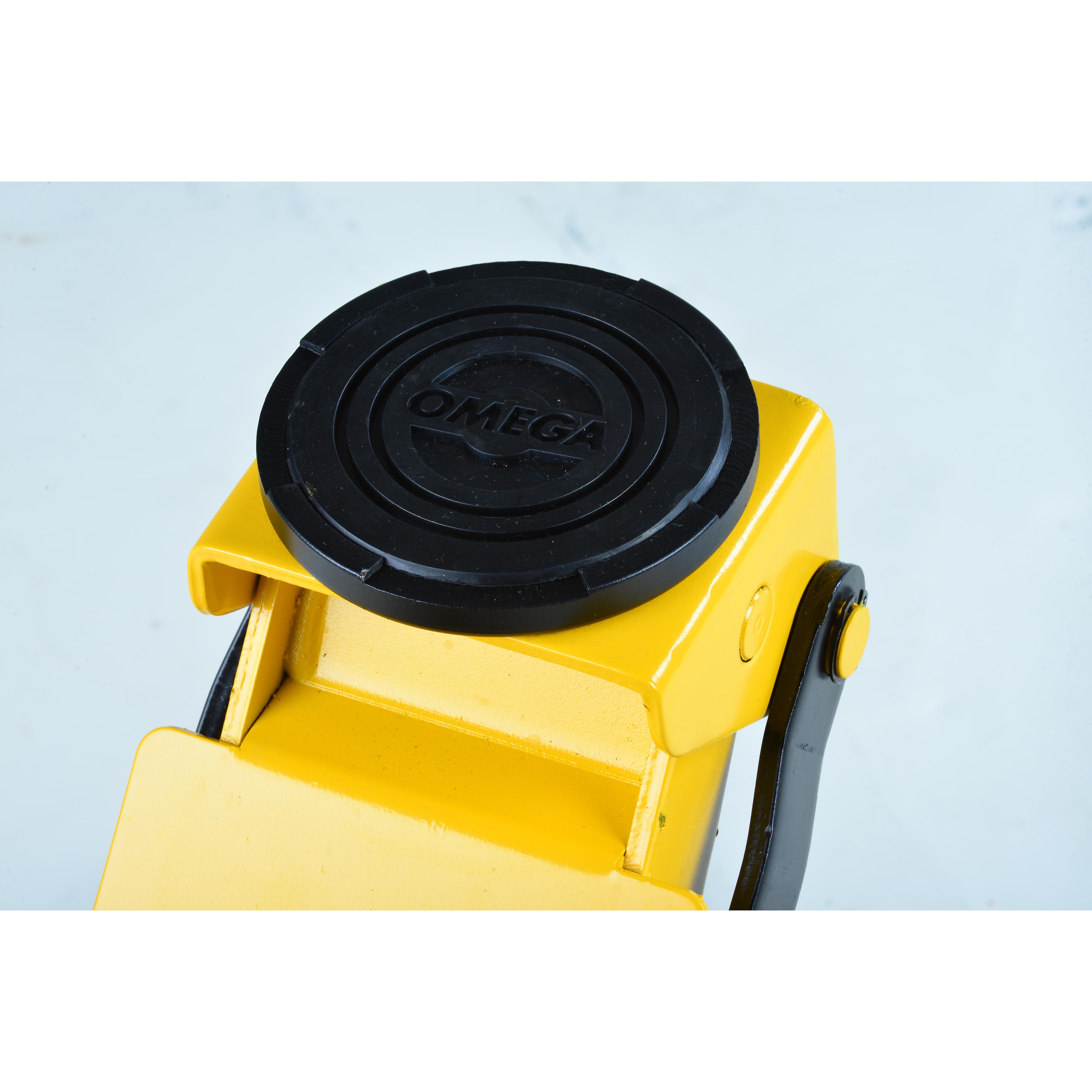 Omega Lift Equipment 3 T Floor Jack | AutoZone