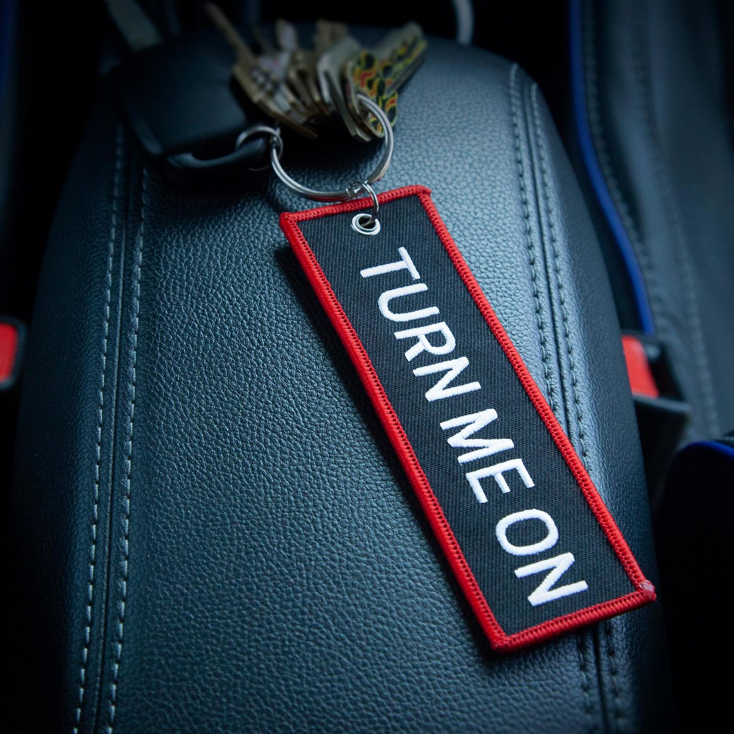 確認ページ♡キーホルダー Plasticolor Turn Me On Script Embroidered Woven Key Chain | AutoZone