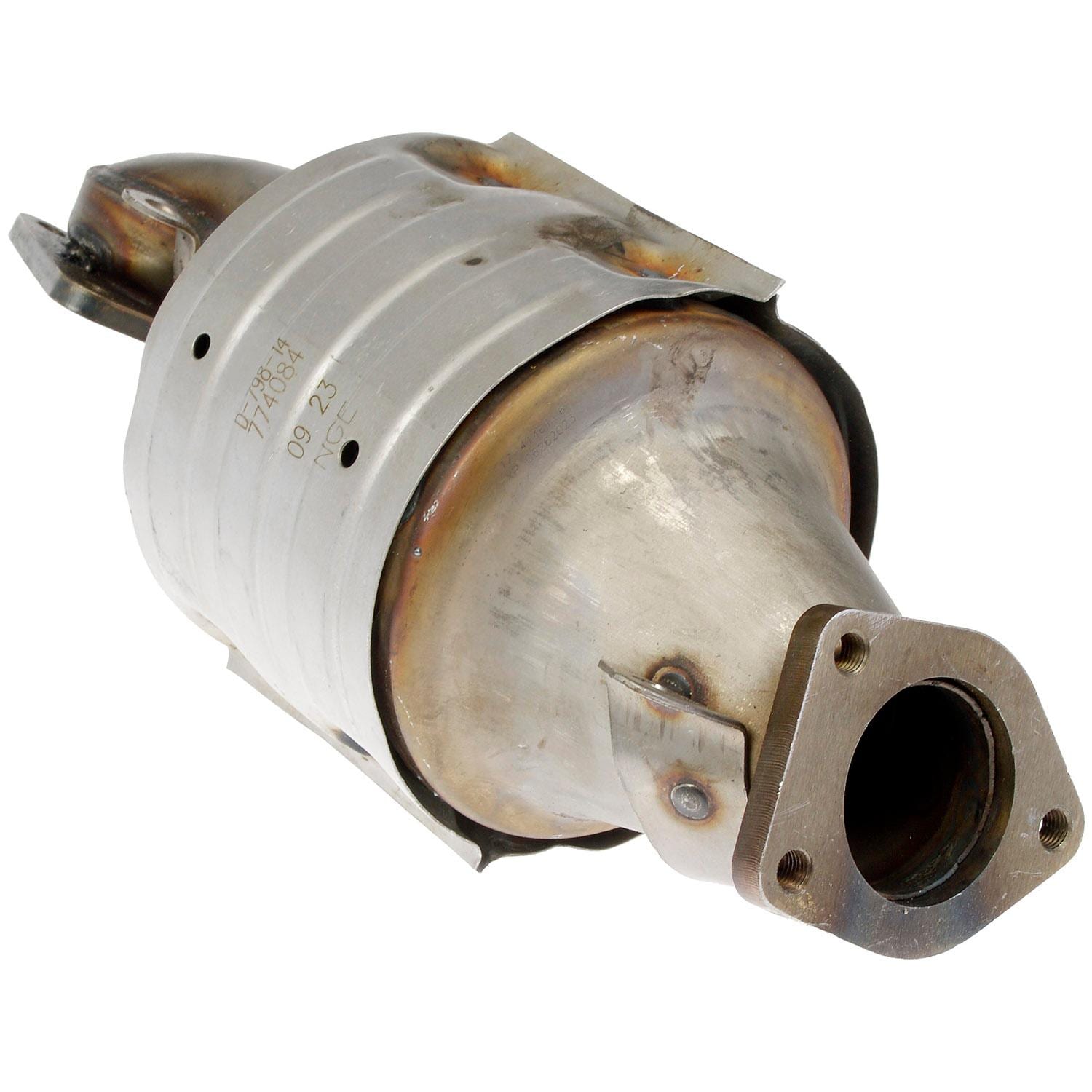 Dorman - OE Solutions Direct CARB Catalytic Converter with