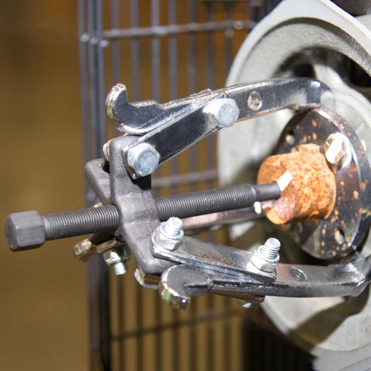 OEMTOOLS 27011 2 Ton 2/3 Jaw Puller | AutoZone