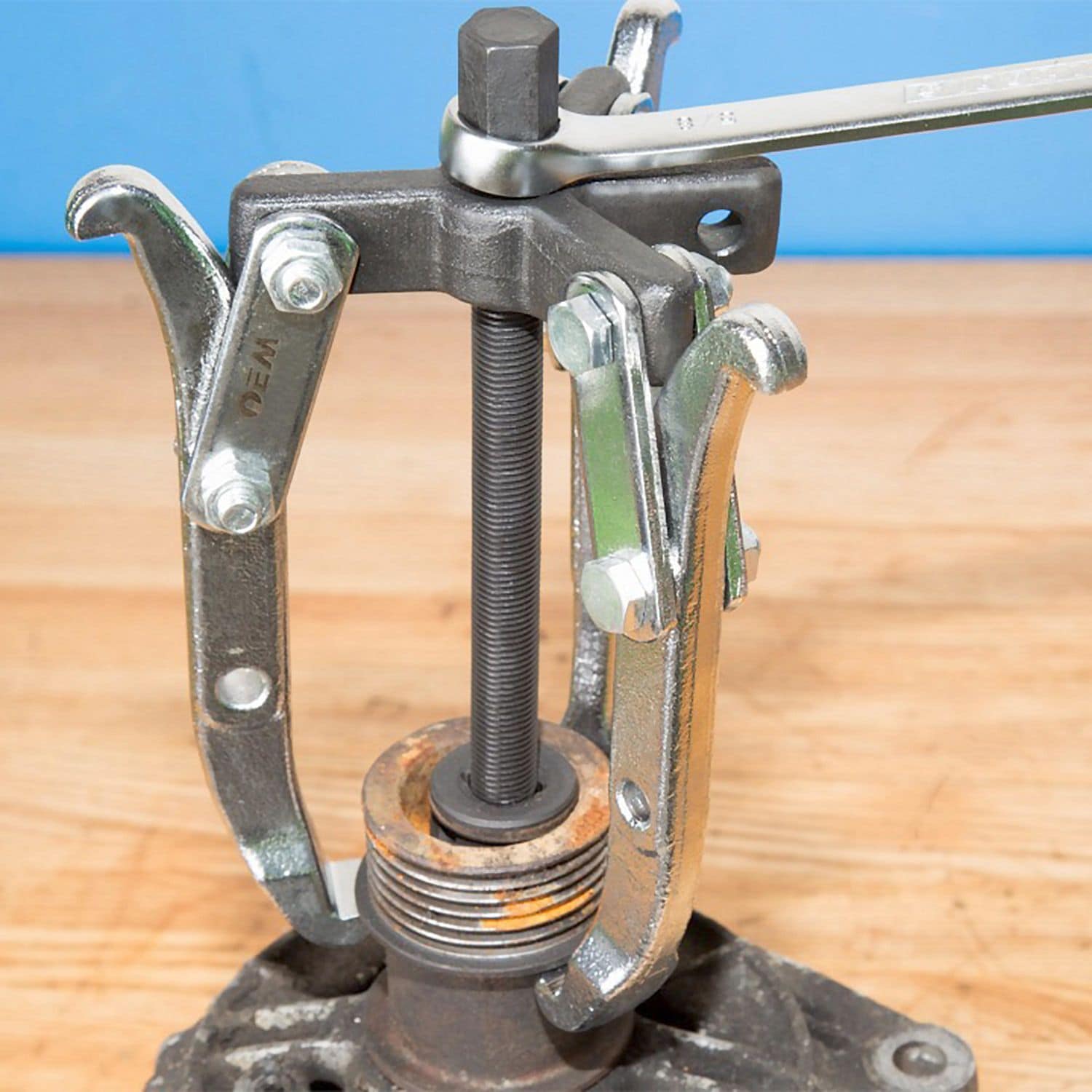 OEMTOOLS 5 Ton 2/3 Jaw Puller | AutoZone