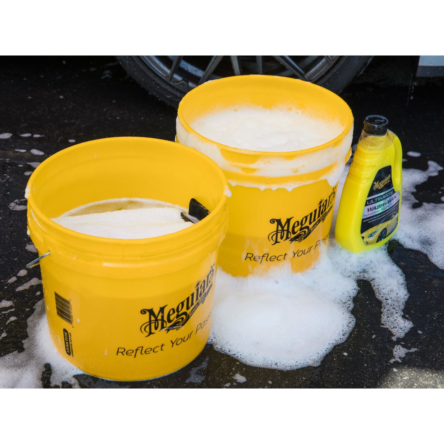Meguiar's Ultimate Wash and Wax Liquid 48oz | AutoZone