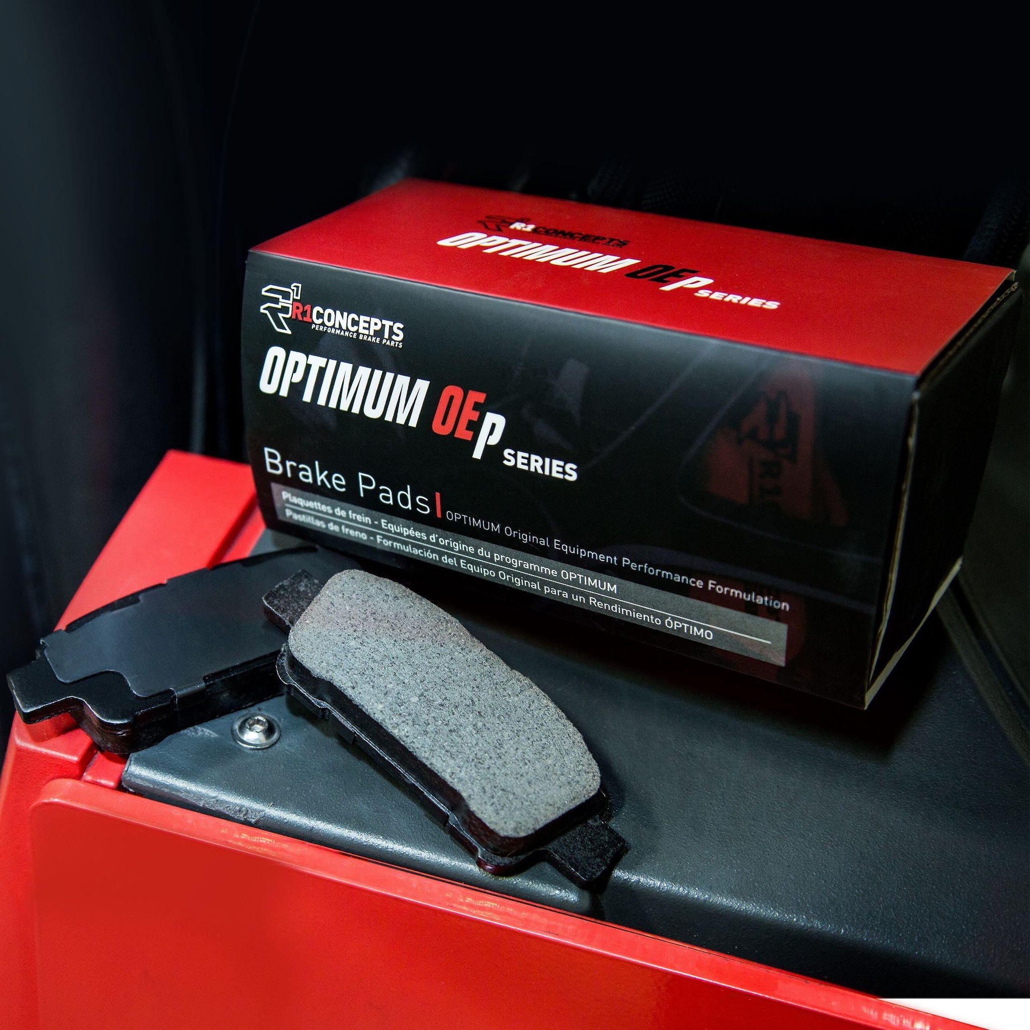 R1 Optimum OEp Series Semi-Metallic Brake Pads and Hardware Kit 2551-0473-01