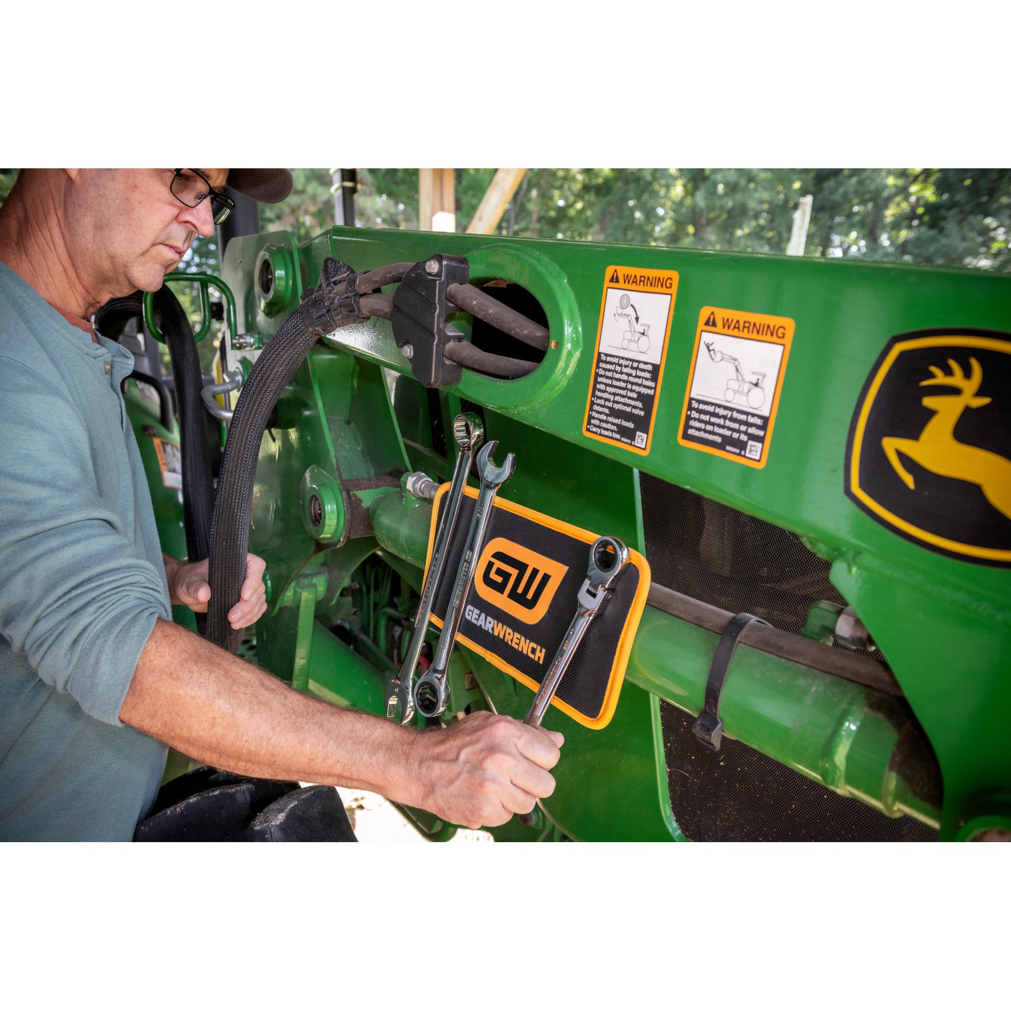Gearwrench Shop Tool Box Tote Tray GWMAGMAT126 | AutoZone