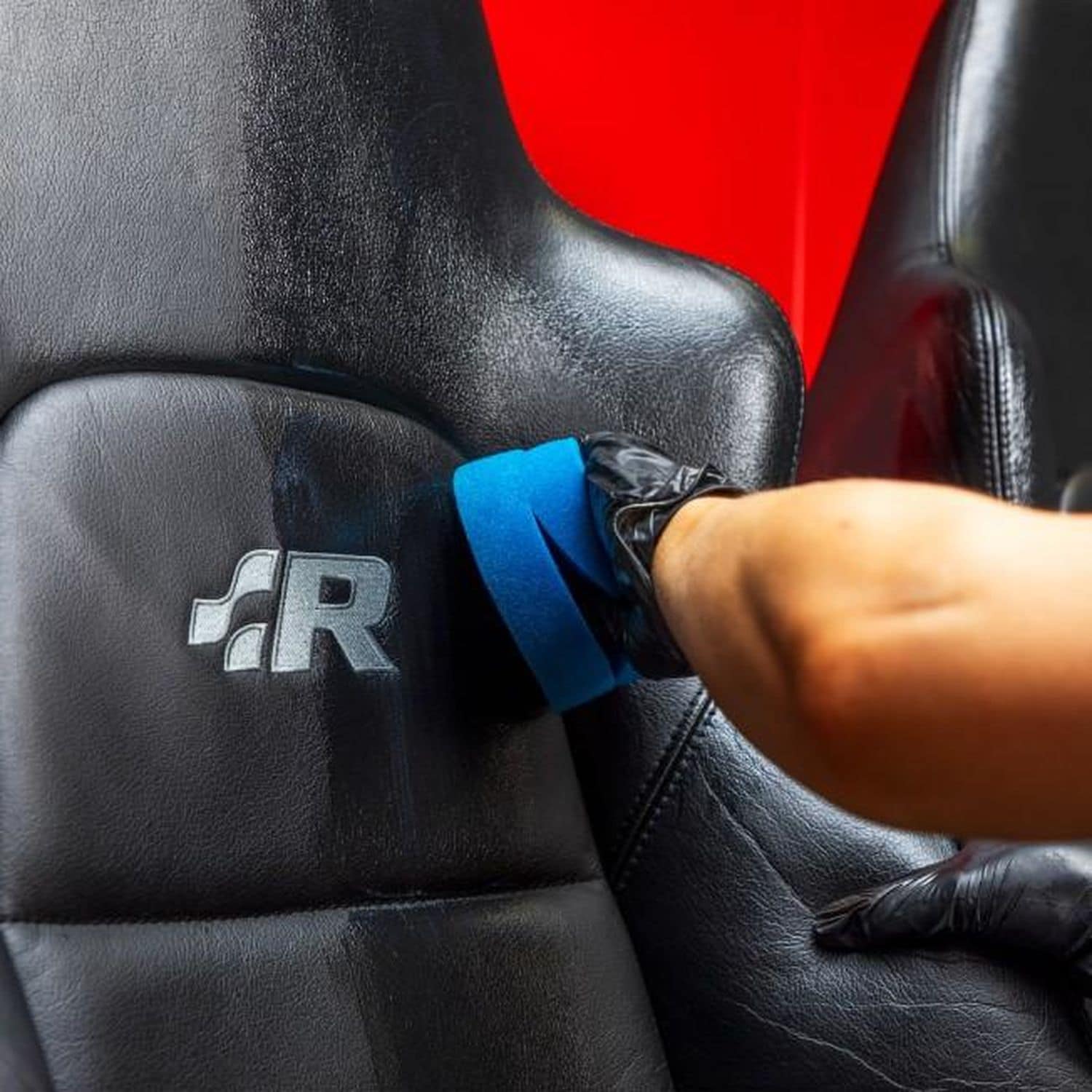 Griot's Garage Leather 3-in-1 Cleaner Conditioner and Protectant Spray 22oz