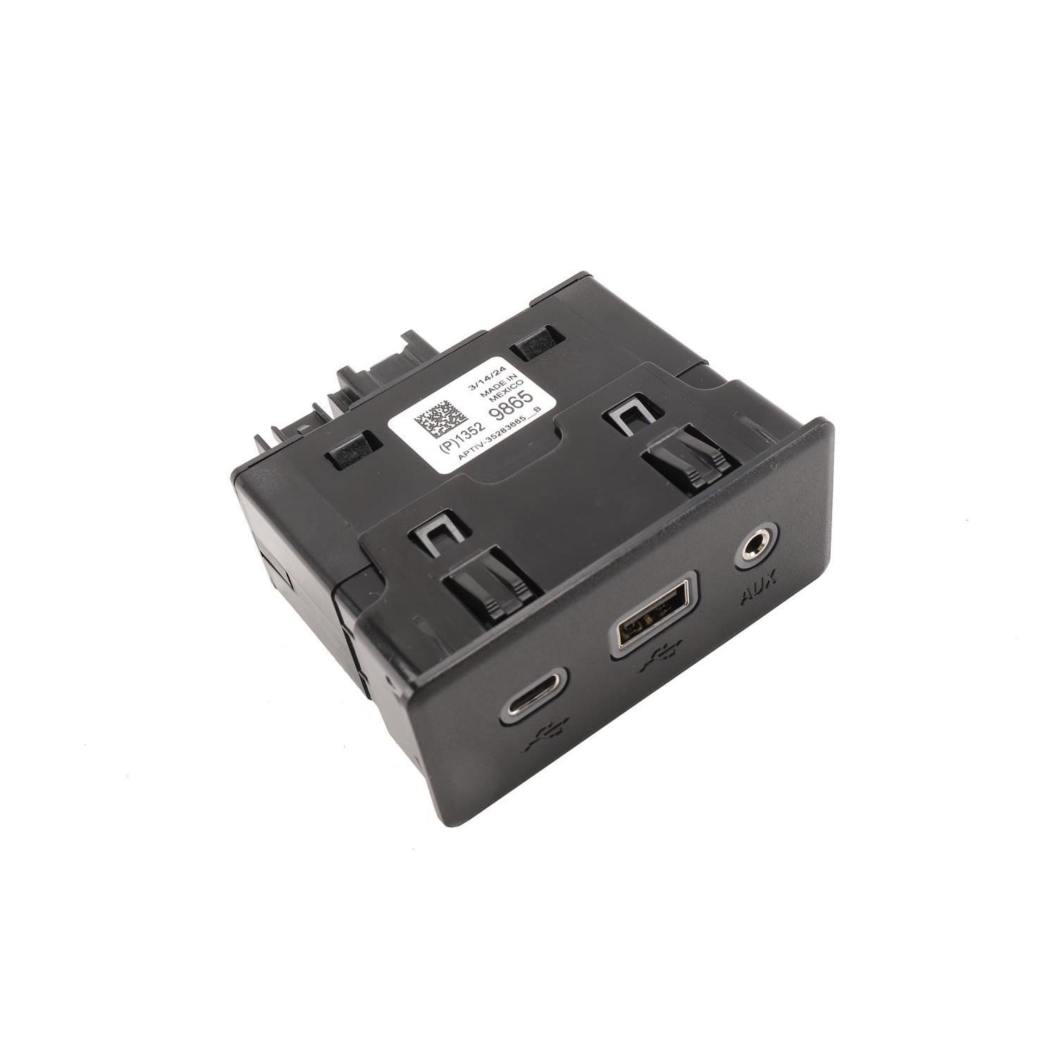 GM Genuine Parts Audio Player and USB Receptacle | AutoZone
