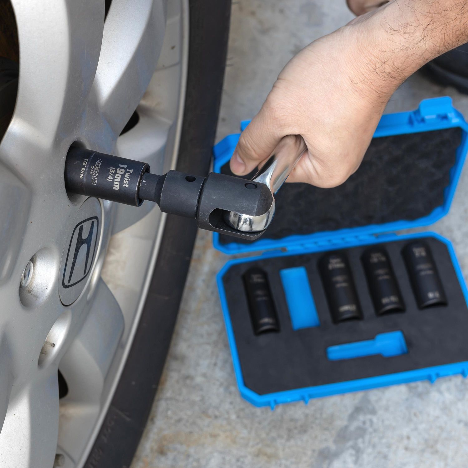 NEIKO Flip Socket 02340A | AutoZone